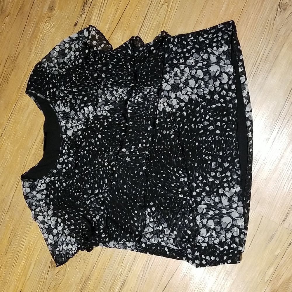 Apt.9 Black and white short sleeve flowy top sz 2X like new condition